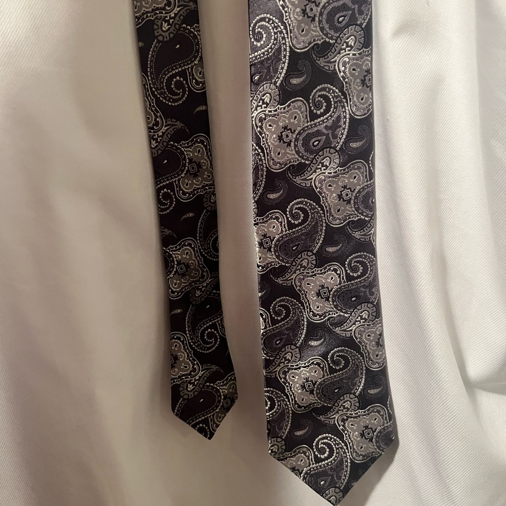 Cremeiux Tie